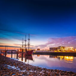 Abendaufnahme an der Weser in Bremen